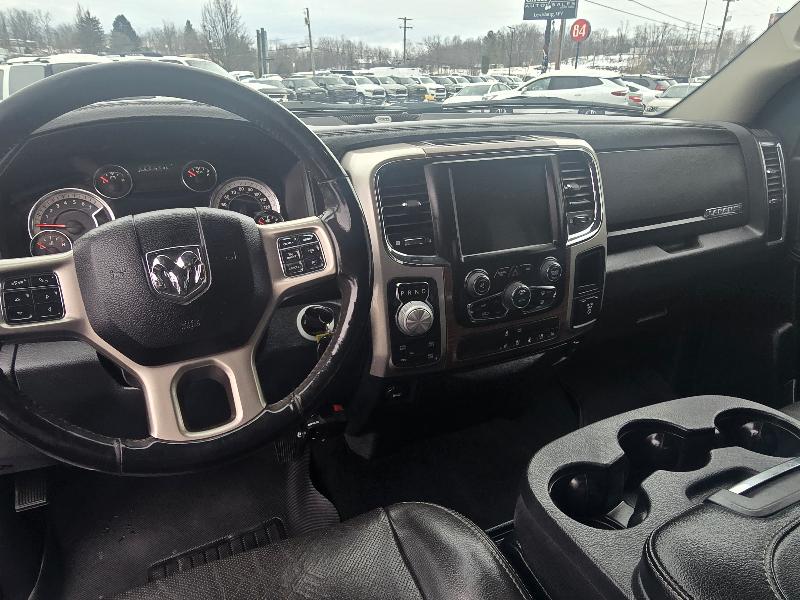 RAM 1500 Laramie Crew Cab SWB 4WD 2016