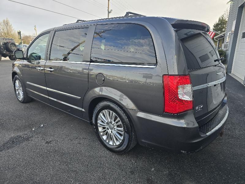 Chrysler Town & Country Touring-L 2015