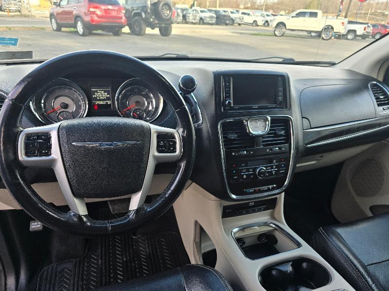Chrysler Town & Country Touring-L 2015