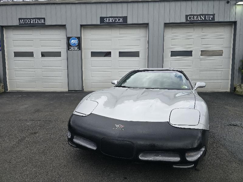 Chevrolet Corvette Coupe 2000
