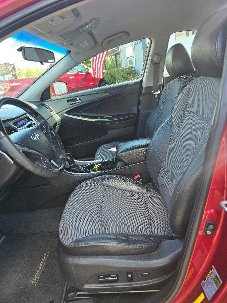 Hyundai Sonata SE Auto 2011