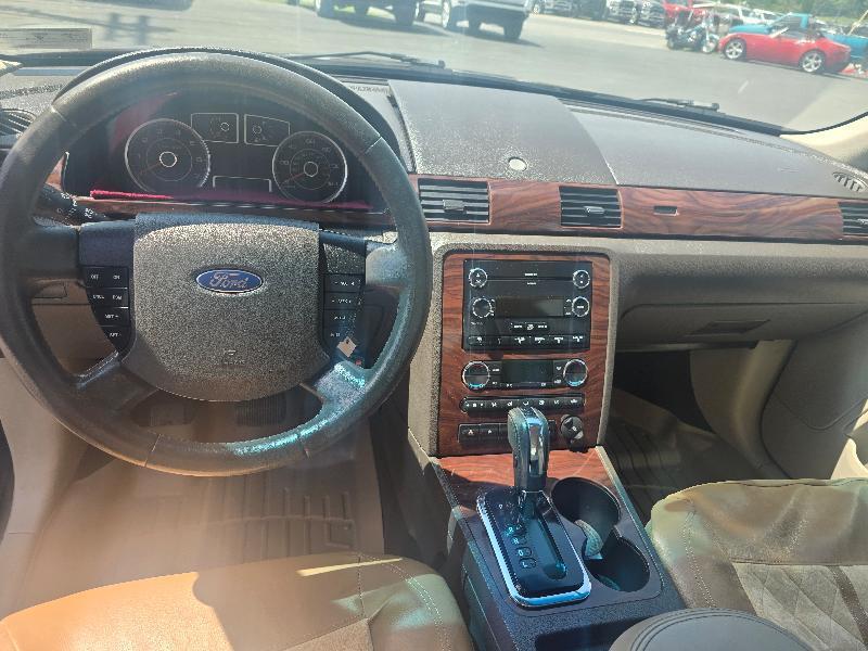 Ford Taurus SEL FWD 2009