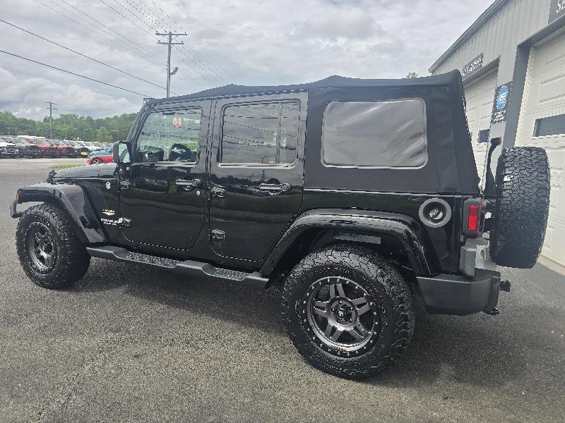 Jeep Wrangler Unlimited Sahara 4WD 2013