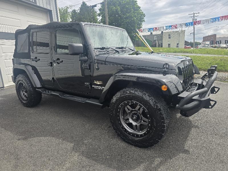 Jeep Wrangler Unlimited Sahara 4WD 2013