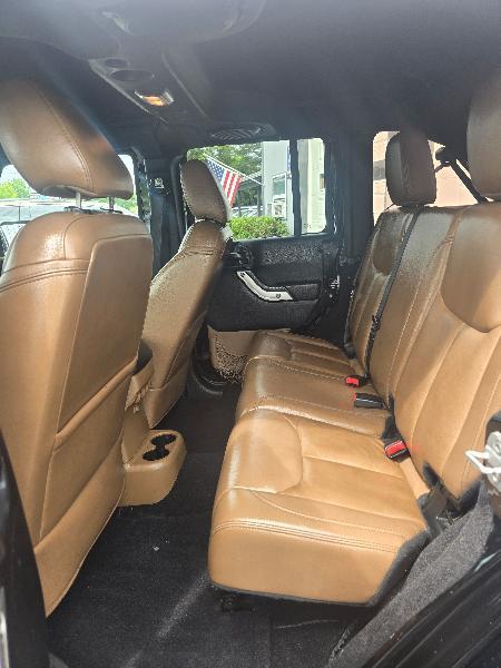 Jeep Wrangler Unlimited Sahara 4WD 2013