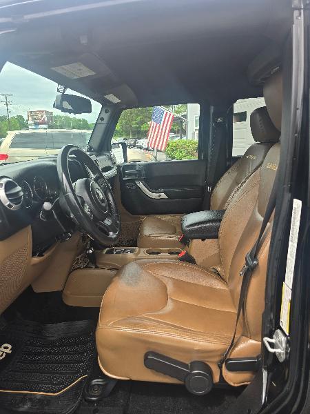 Jeep Wrangler Unlimited Sahara 4WD 2013