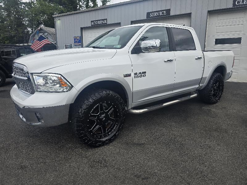 RAM 1500 Laramie Crew Cab SWB 4WD 2016