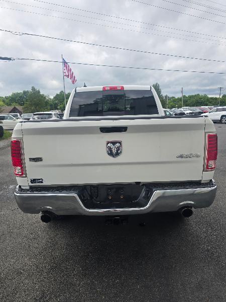 RAM 1500 Laramie Crew Cab SWB 4WD 2016