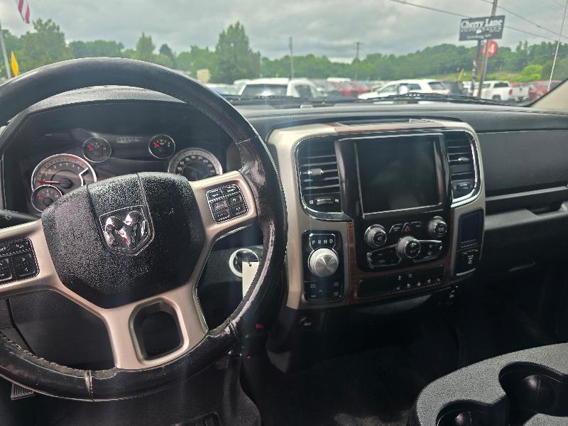 RAM 1500 Laramie Crew Cab SWB 4WD 2016