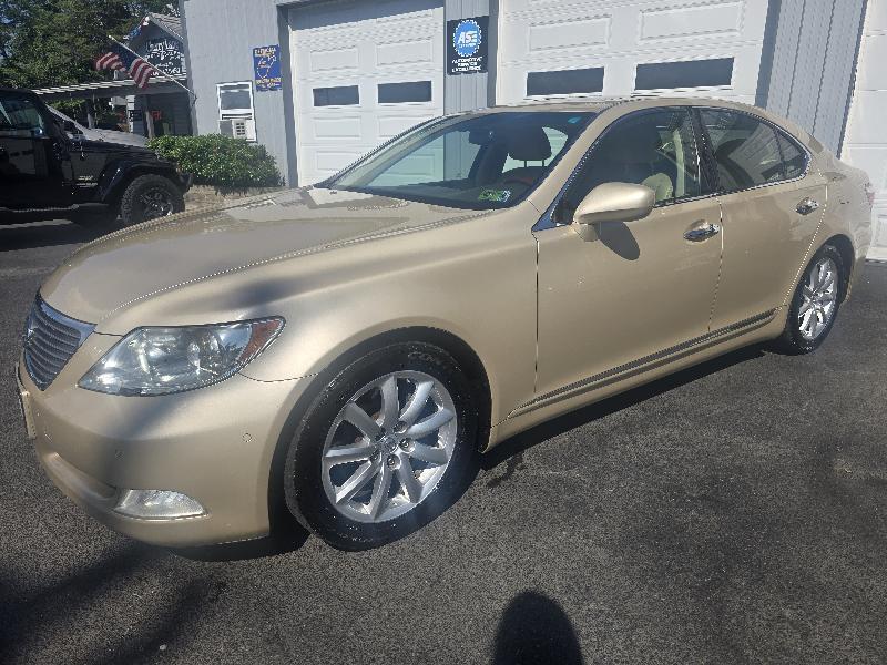 Lexus LS 460 Luxury Sedan 2007
