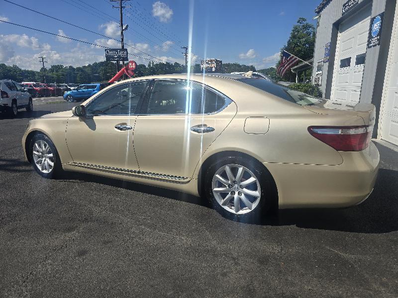 Lexus LS 460 Luxury Sedan 2007