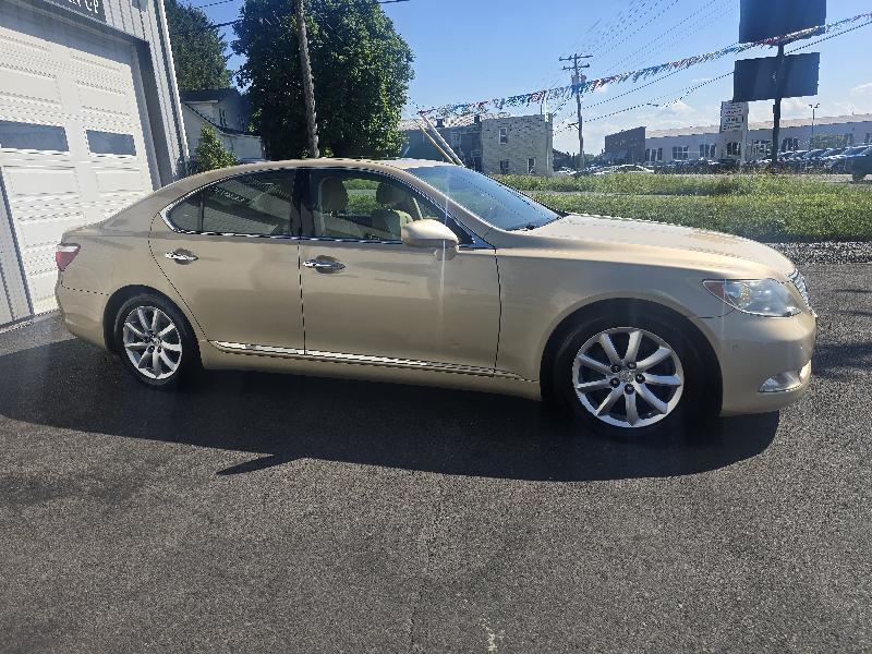 Lexus LS 460 Luxury Sedan 2007