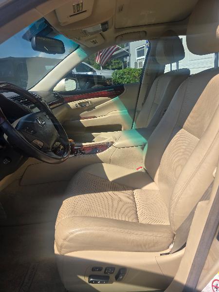 Lexus LS 460 Luxury Sedan 2007
