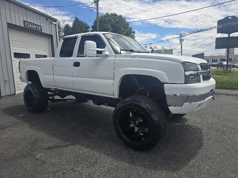 Chevrolet Silverado 2500HD LT Ext. Cab Long Bed 4WD 2004