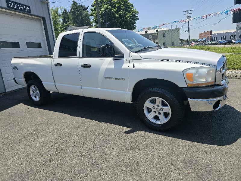 Dodge Ram 1500 ST Quad Cab 4WD 2006