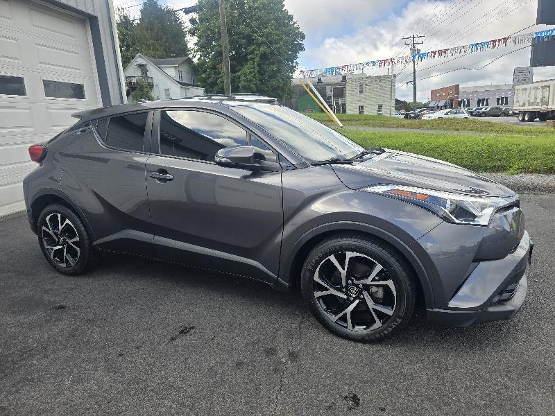 Toyota C-HR LE 2019