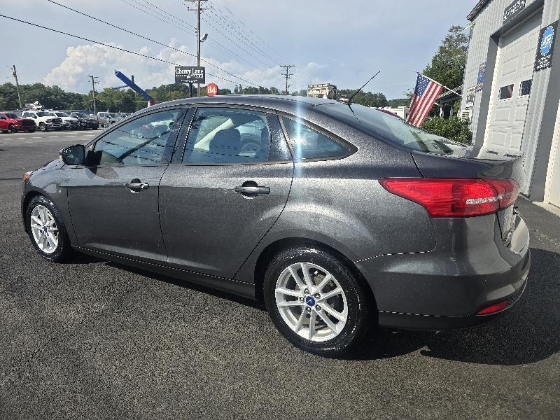 Ford Focus SE Sedan 2016