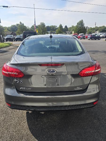 Ford Focus SE Sedan 2016