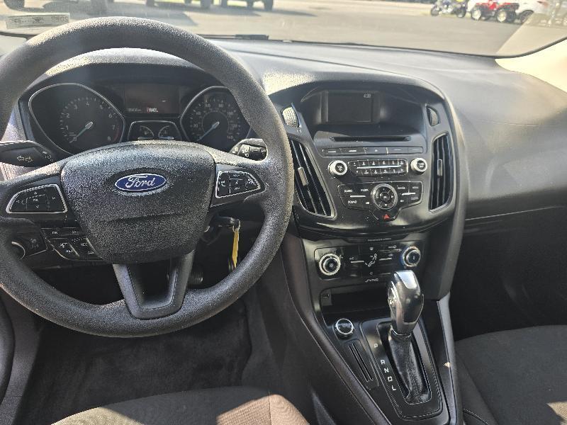 Ford Focus SE Sedan 2016