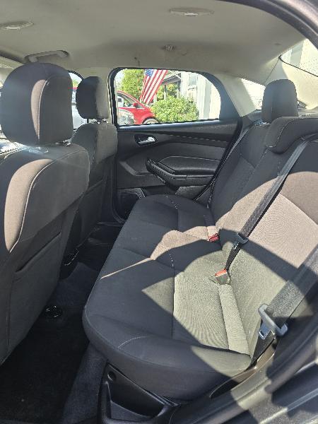 Ford Focus SE Sedan 2016