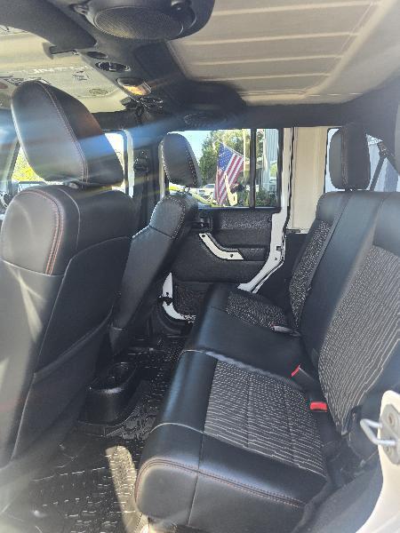 Jeep Wrangler Unlimited Sahara 4WD 2012