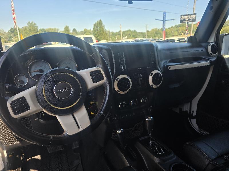 Jeep Wrangler Unlimited Sahara 4WD 2012