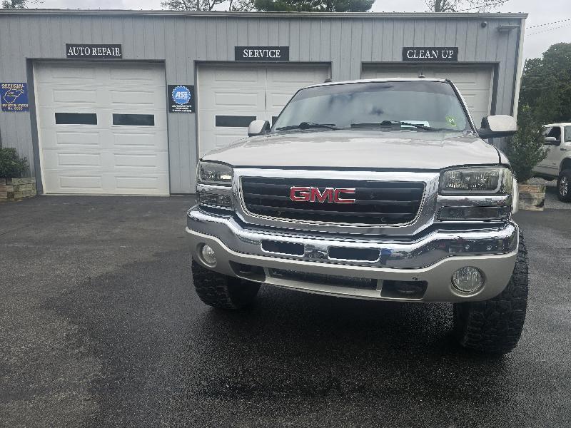 GMC Sierra 1500 SLE Crew Cab Short Bed 4WD 2005