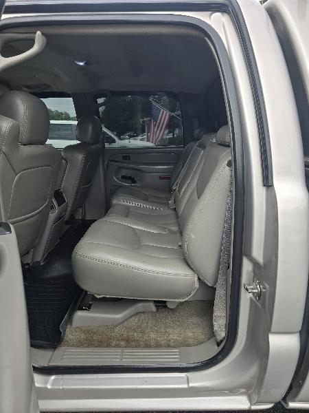 GMC Sierra 1500 SLE Crew Cab Short Bed 4WD 2005