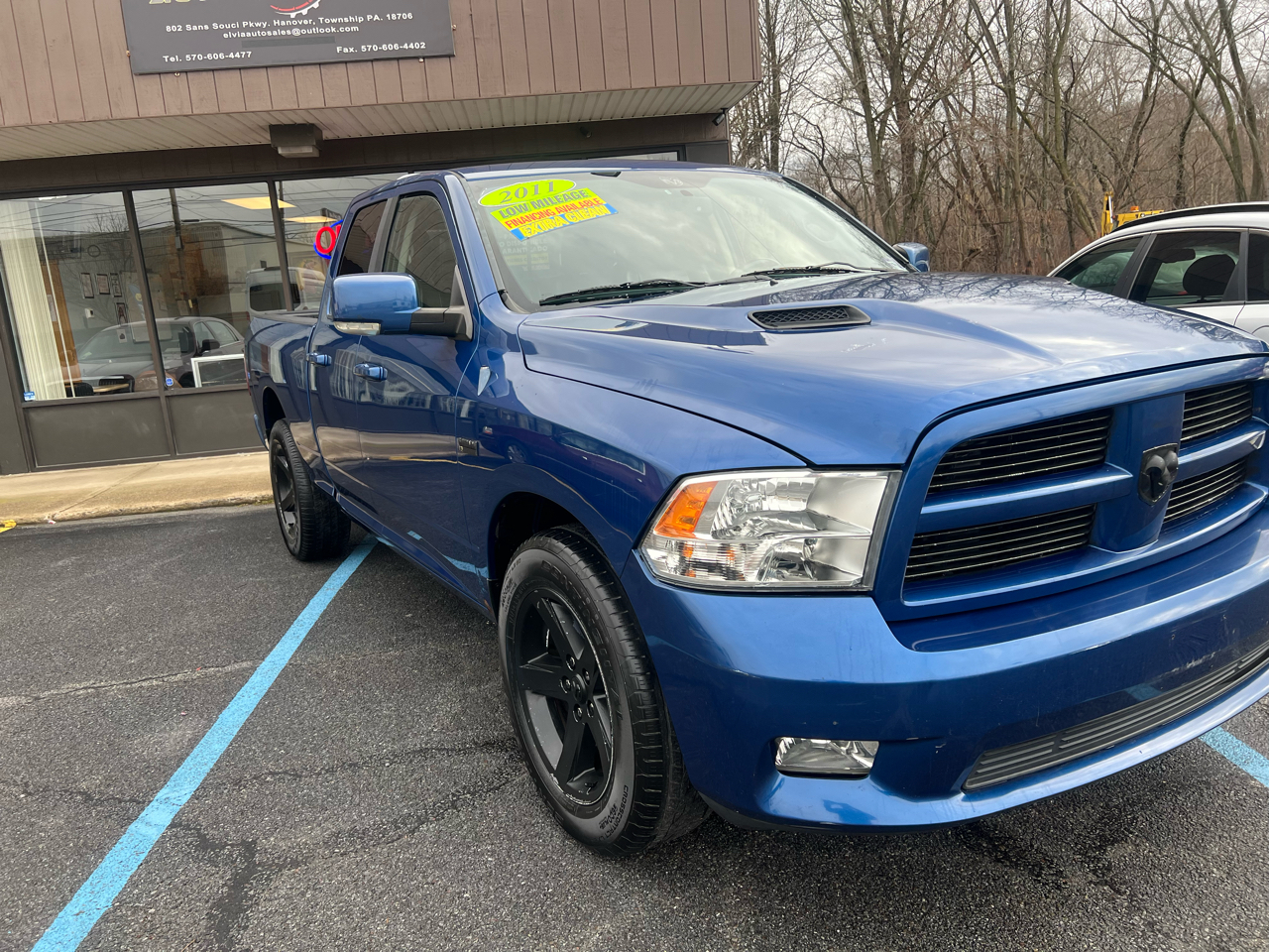 2011 RAM 1500 Big Horn 4x4 Crew Cab 5'7" Box