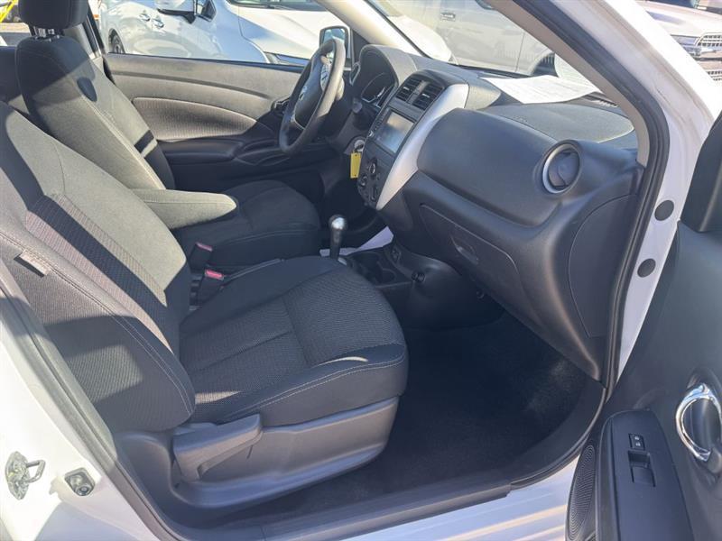 Nissan Versa 1.6 S 5M 2019