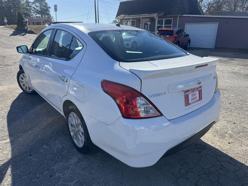 Nissan Versa 1.6 S 5M 2019