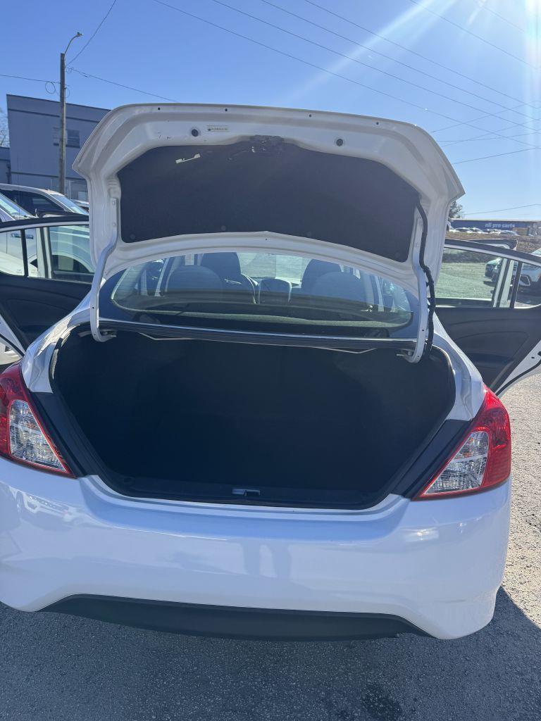 Nissan Versa 1.6 S 5M 2019