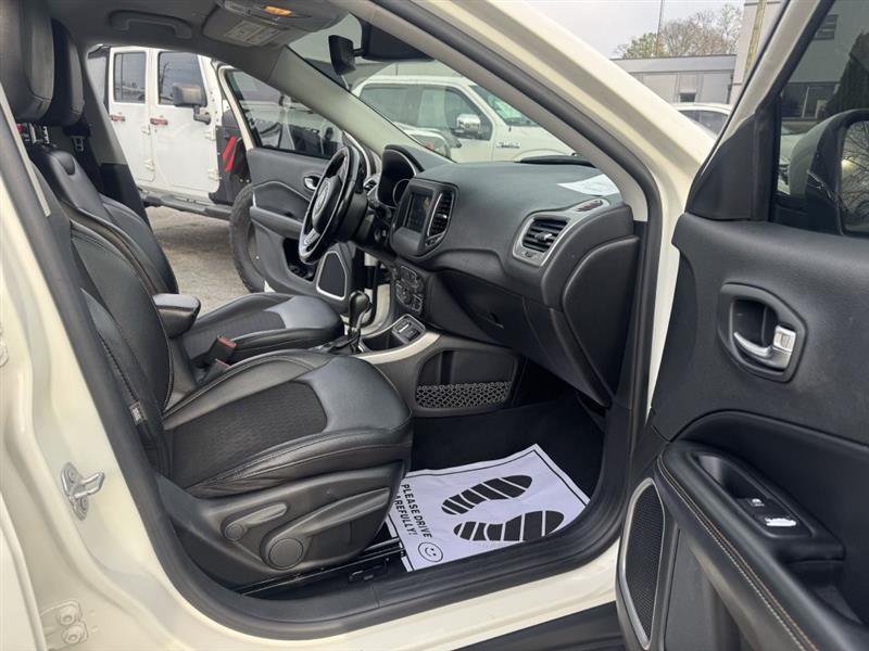 Jeep Compass Latitude FWD 2020