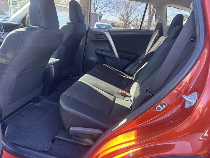 Toyota RAV4 LE AWD 2015