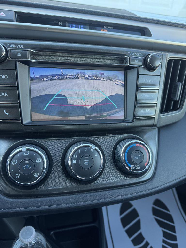 Toyota RAV4 LE AWD 2015