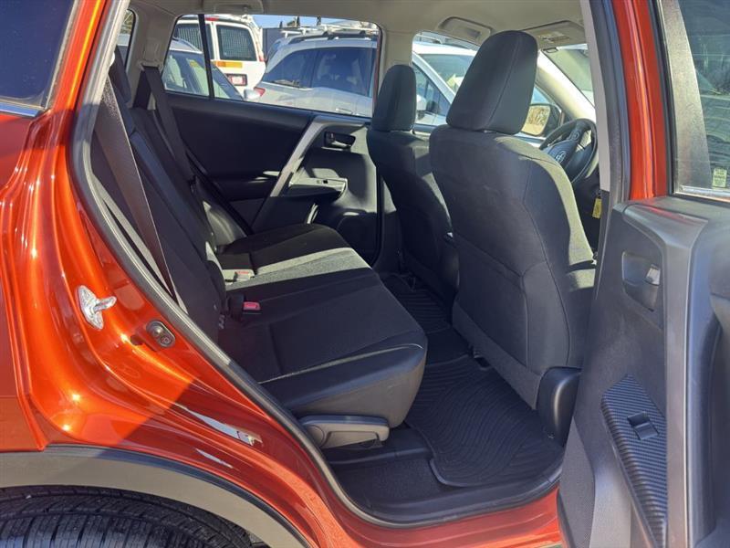 Toyota RAV4 LE AWD 2015