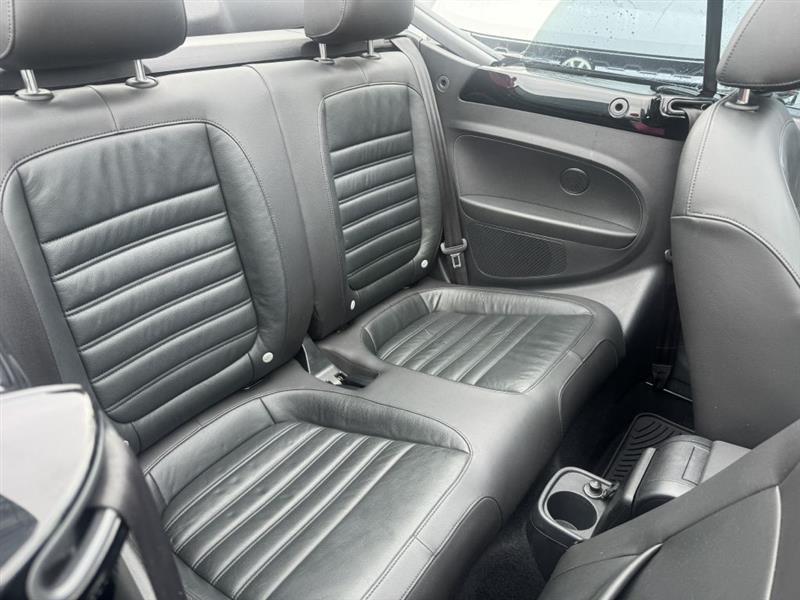 Volkswagen Beetle R-Line Convertible 2014