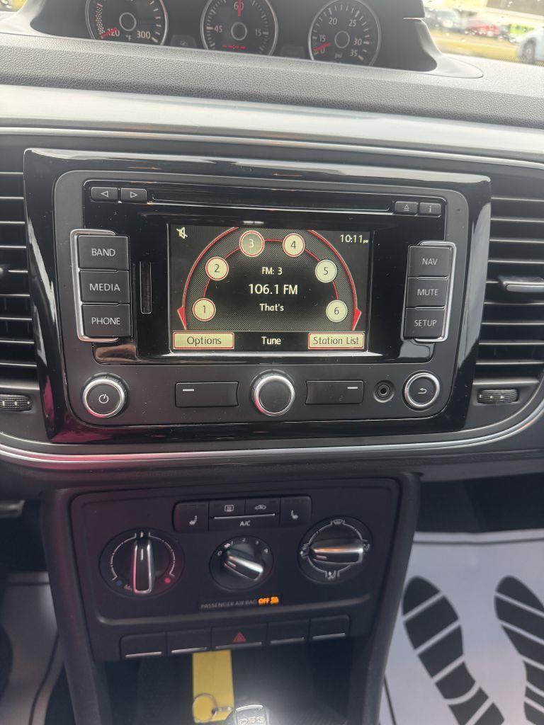 Volkswagen Beetle R-Line Convertible 2014