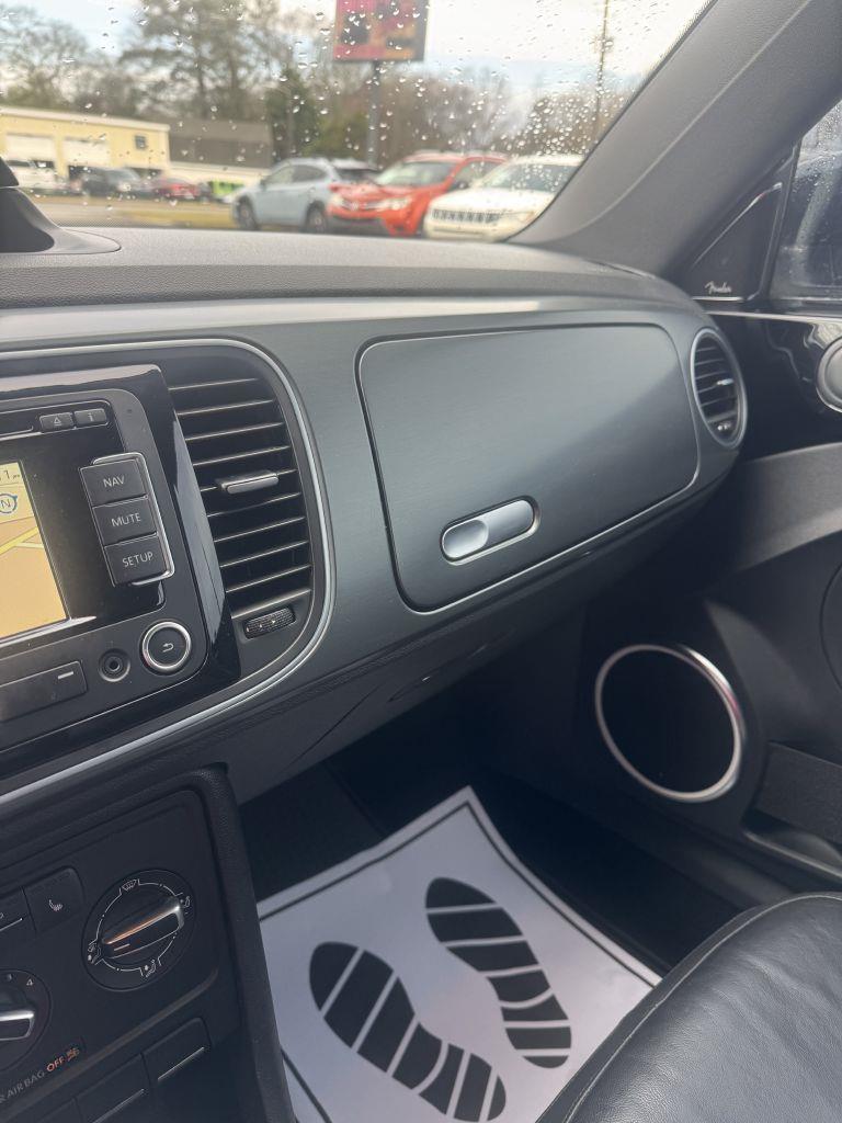 Volkswagen Beetle R-Line Convertible 2014