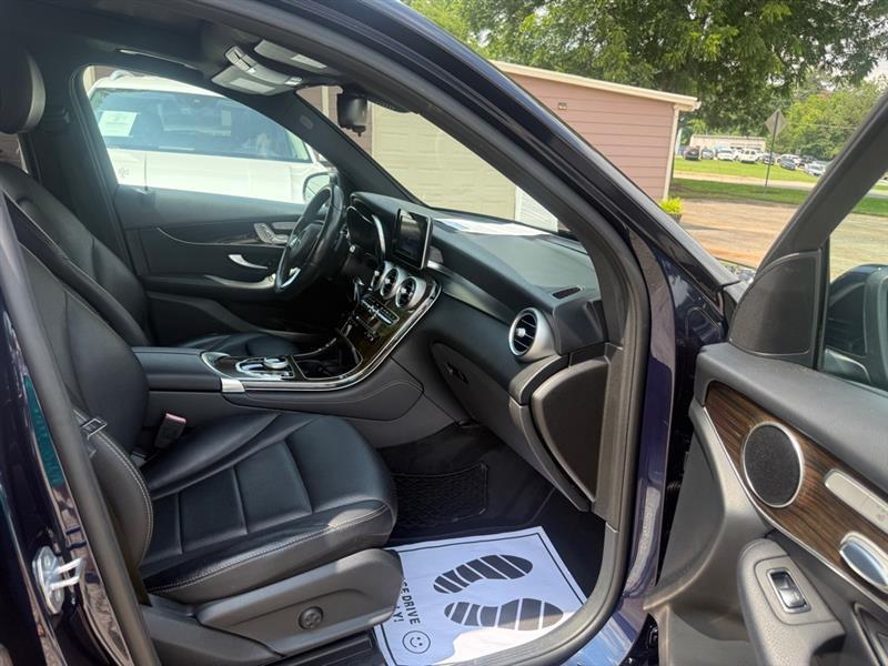 Mercedes-Benz GLC-Class GLC300 4MATIC 2017