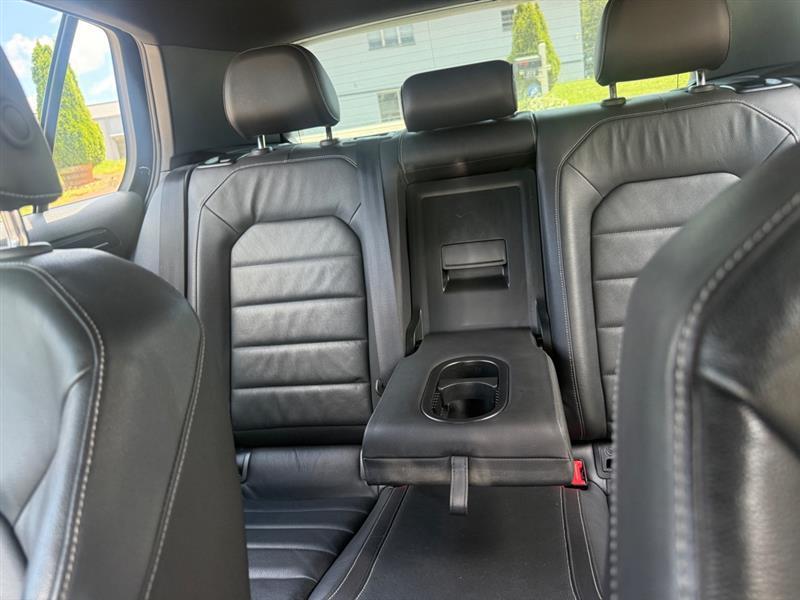 Volkswagen Golf R Base 2016