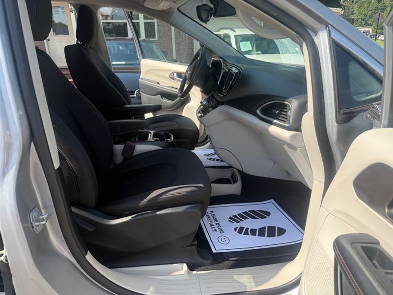 Chrysler Pacifica Touring-L 2017