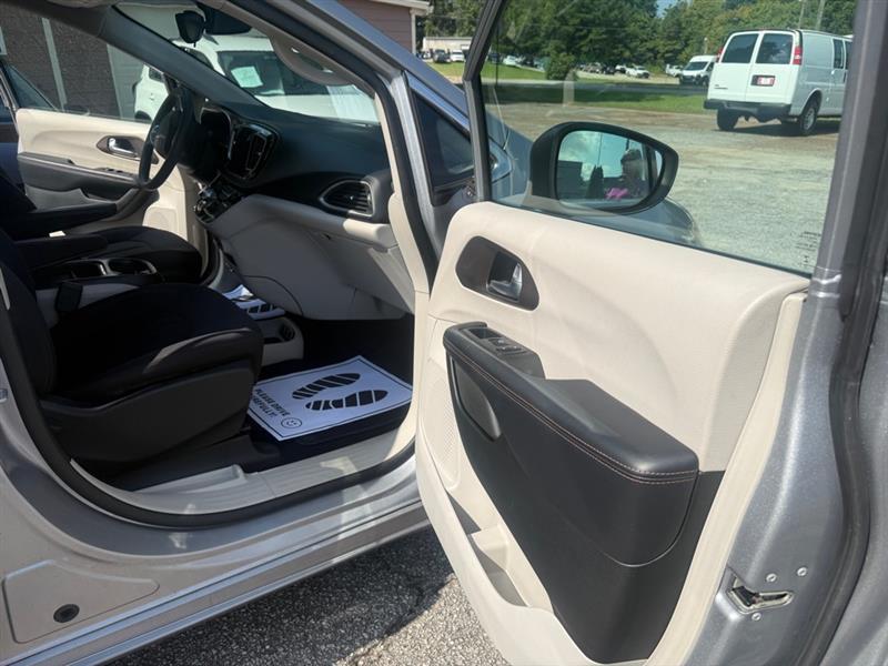 Chrysler Pacifica Touring-L 2017