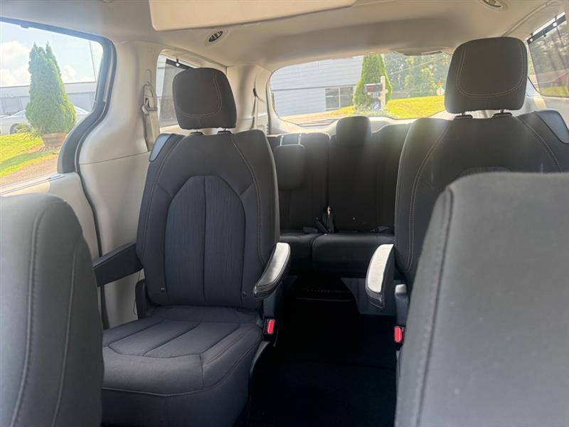 Chrysler Pacifica Touring-L 2017