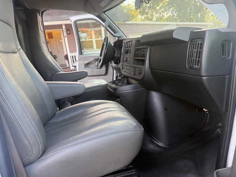 Chevrolet Express photo 4