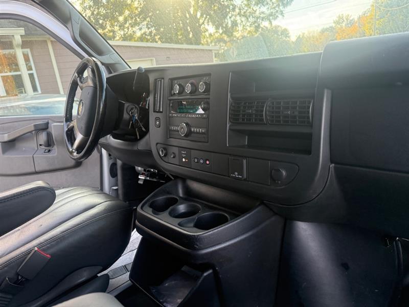 Chevrolet Express photo 5