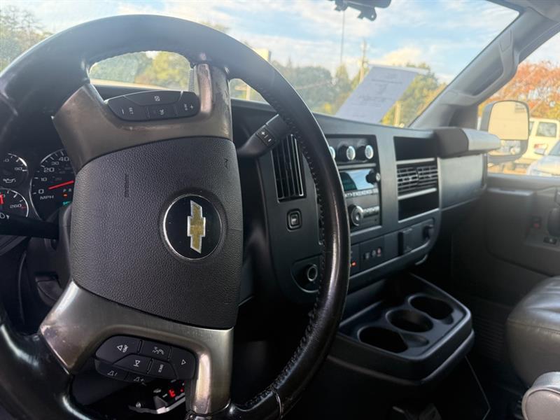 Chevrolet Express photo 6