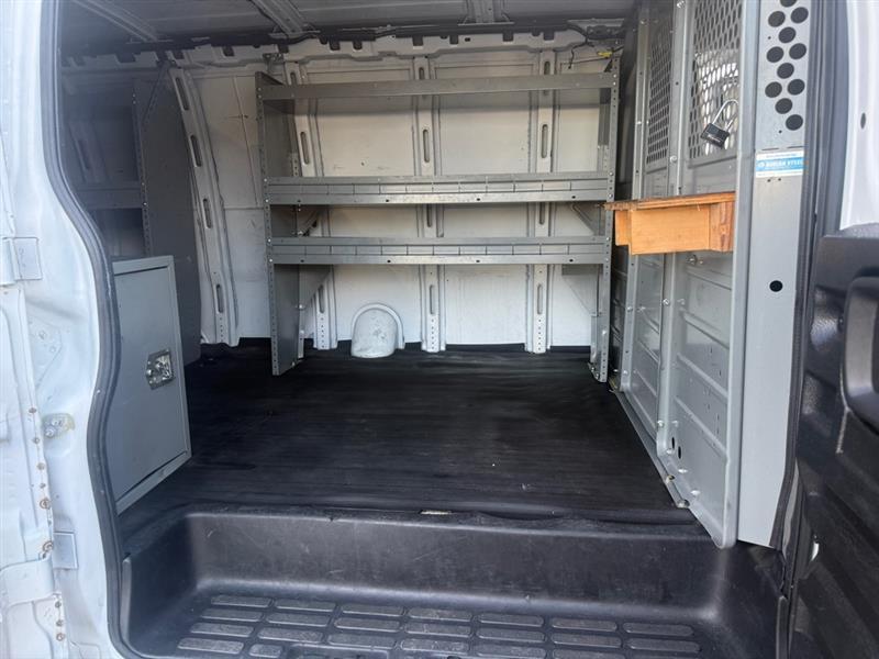 Chevrolet Express photo 8