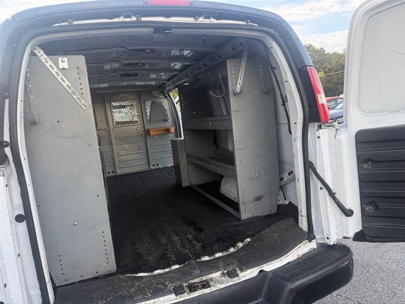 Chevrolet Express photo 10