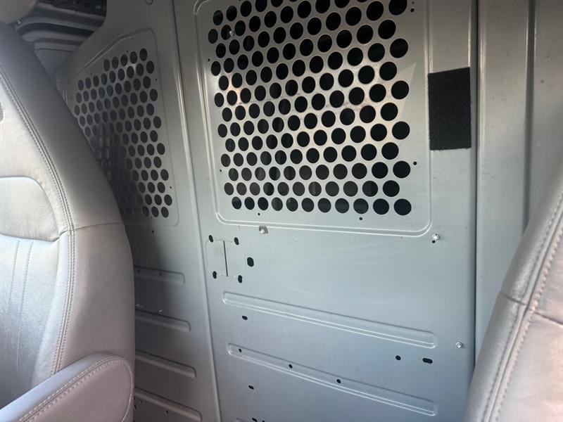 Chevrolet Express photo 14